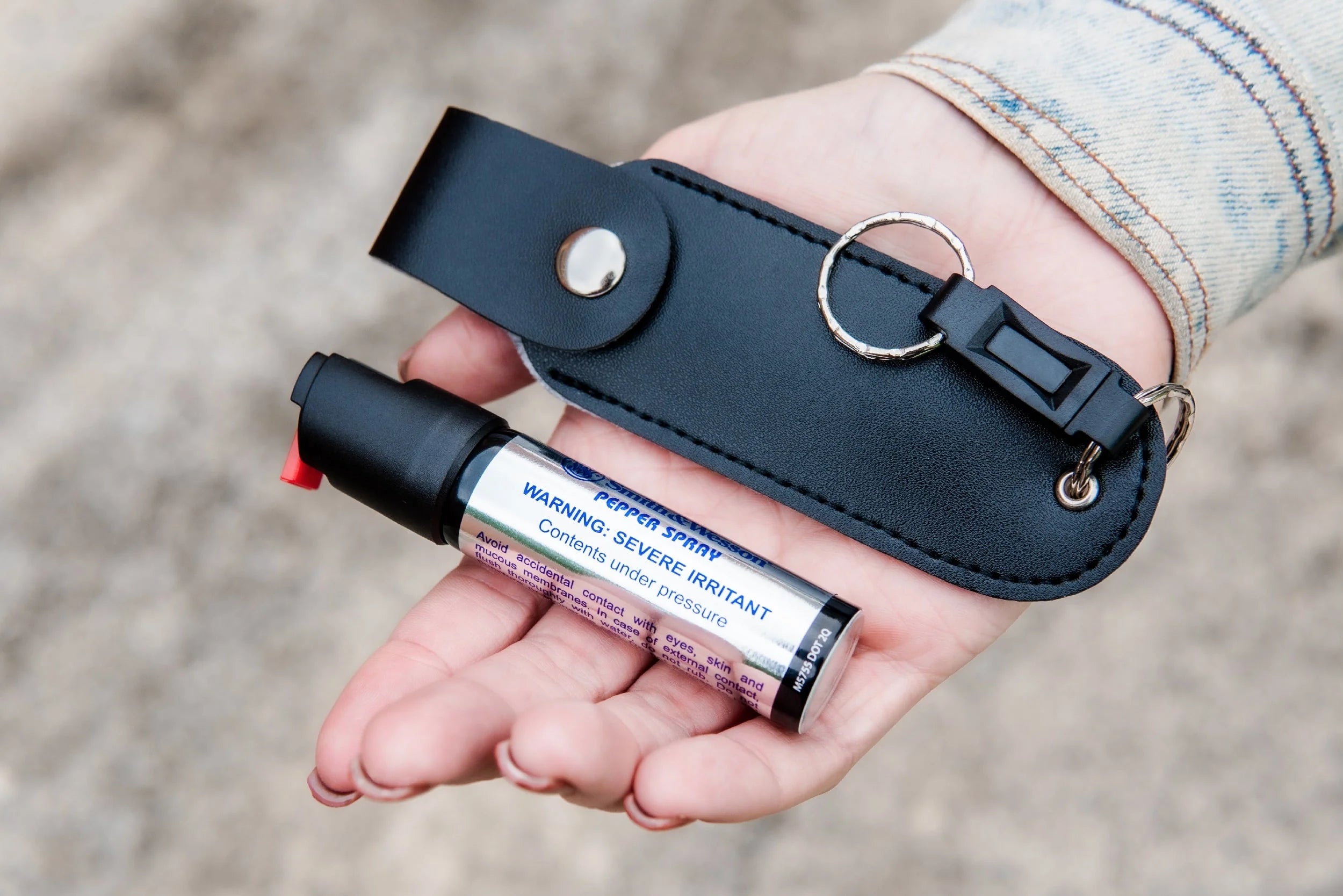 Smith & Wesson 0.75 oz Pepper Spray with Holster & Clip SWP-1253 - Tactical & Duty Gear
